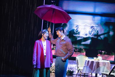 Helen J Shen & Darren Criss  Photo
