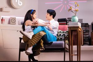 Helen J Shen & Darren Criss @ BroadwayWorld Helen J Shen & Darren Criss Photo
