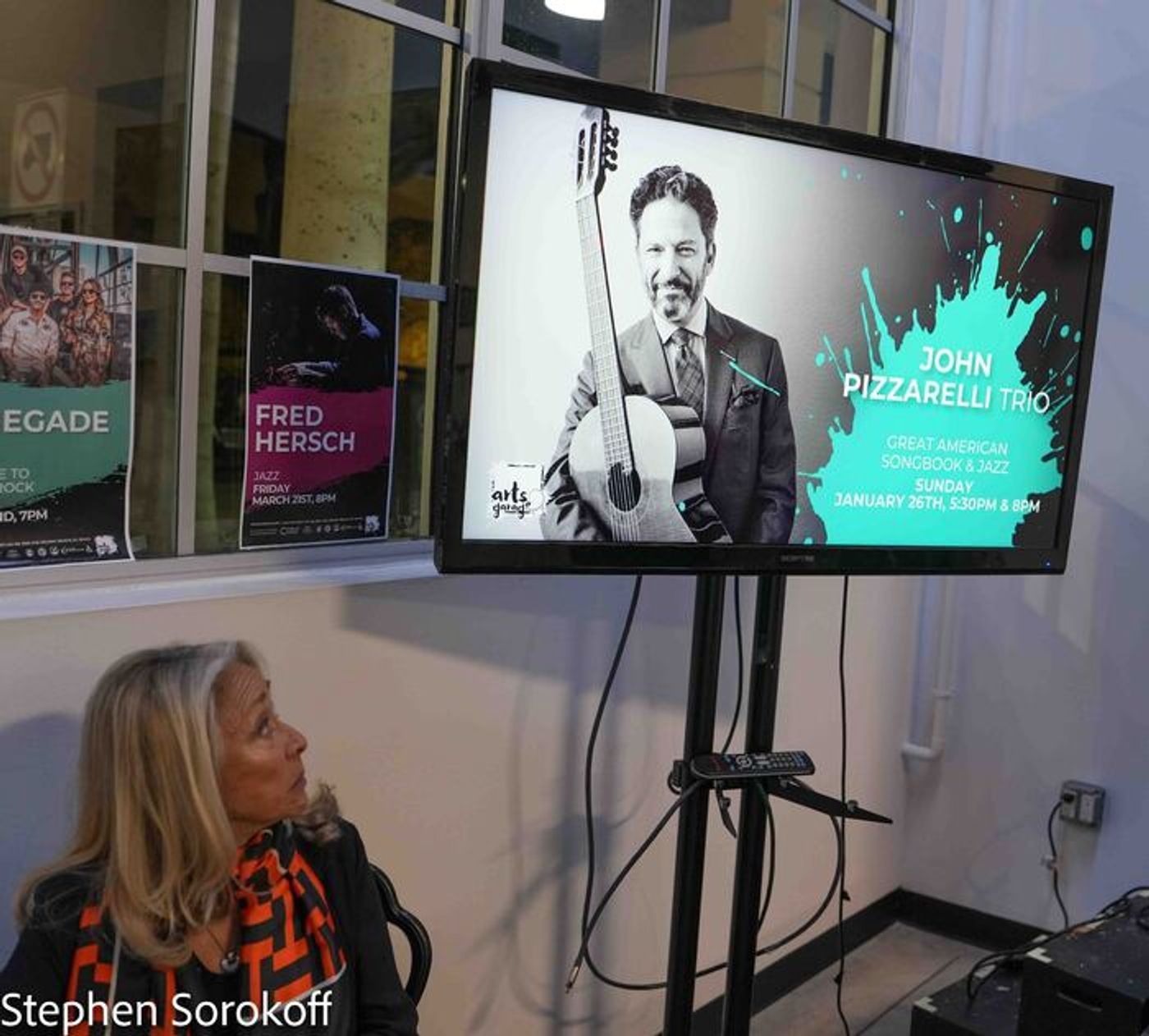 Photos: John Pizzarelli is An Island of Perfection at The Arts Garage  Image