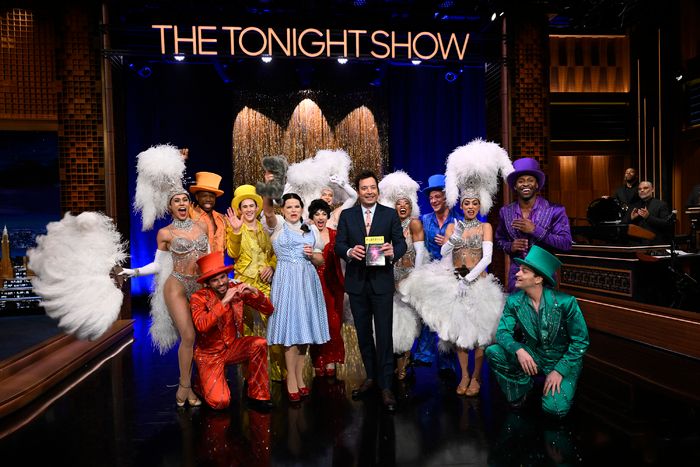 Exclusive Photos: DEATH BECOMES HER Cast Performs on THE TONIGHT SHOW Image