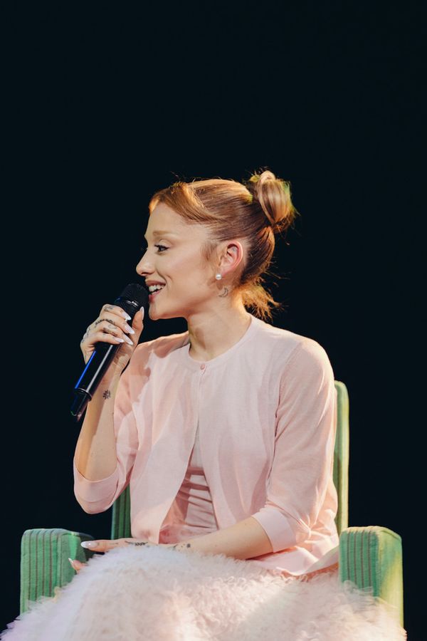 Ariana Grande Photo