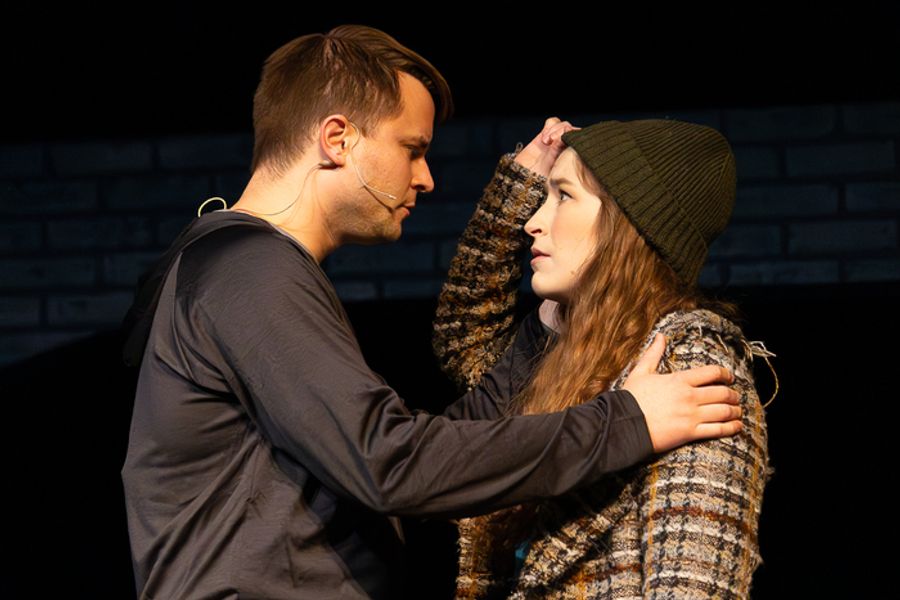 Review: THE GIRL ON THE TRAIN at Bellevue Little Theatre Will Keep You Guessing Image