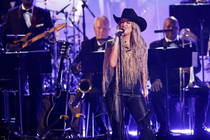 Photos: Inside the 67th GRAMMYs With Lady Gaga, Beyoncé, Charli XCX, & More — photo 15 of 52