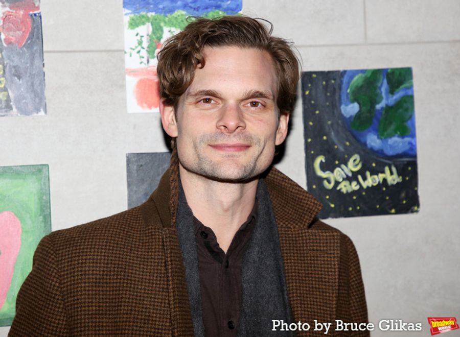 Photos: DEAR EVERYTHING Climate Control Benefit Performance  Image