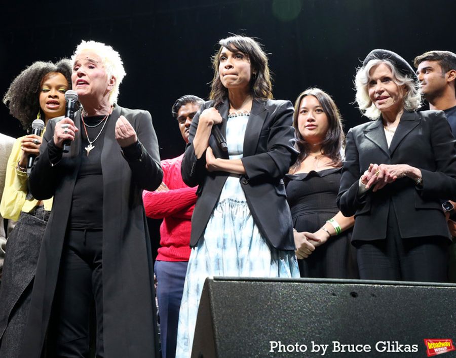 Photos: DEAR EVERYTHING Climate Control Benefit Performance  Image