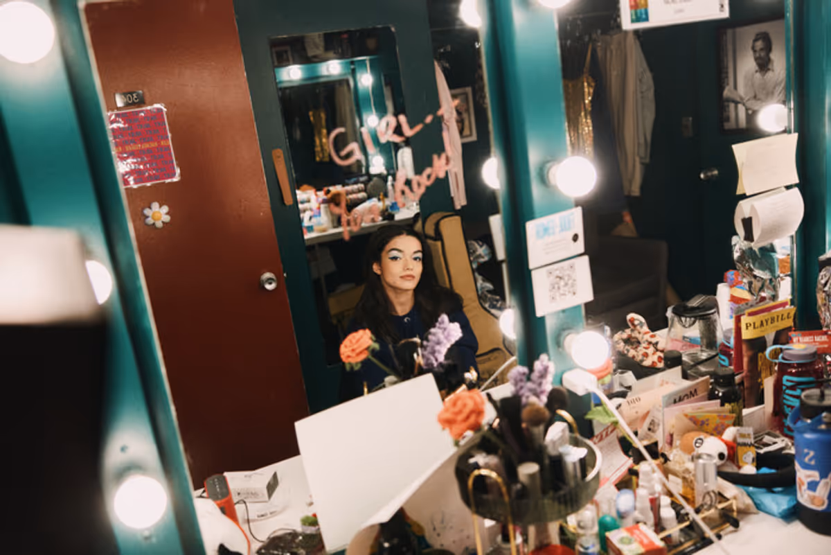 Rachel Zegler at Photos: ROMEO + JULIET's Kit Connor, Rachel Zegler & More Backstage