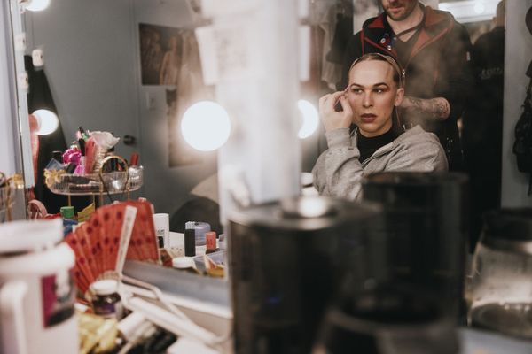 Tommy Dorfman Photo