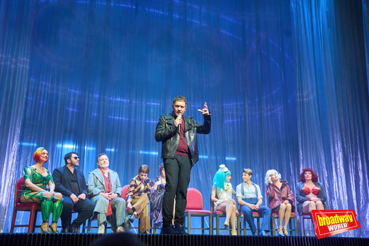 Antonio Banderas y los protagonistas de GYPSY                      at 