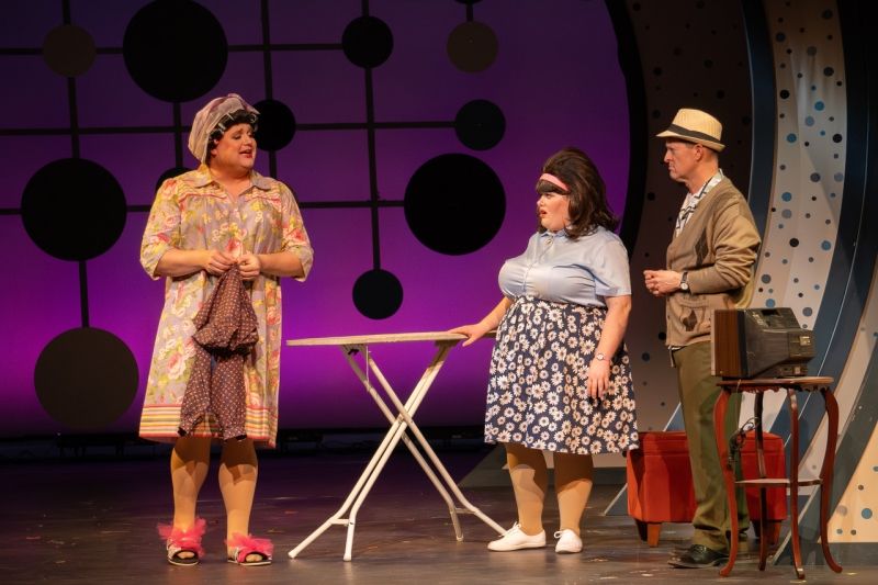 Review: HAIRSPRAY at White Theatre Review: HAIRSPRAY at White Theatre Image