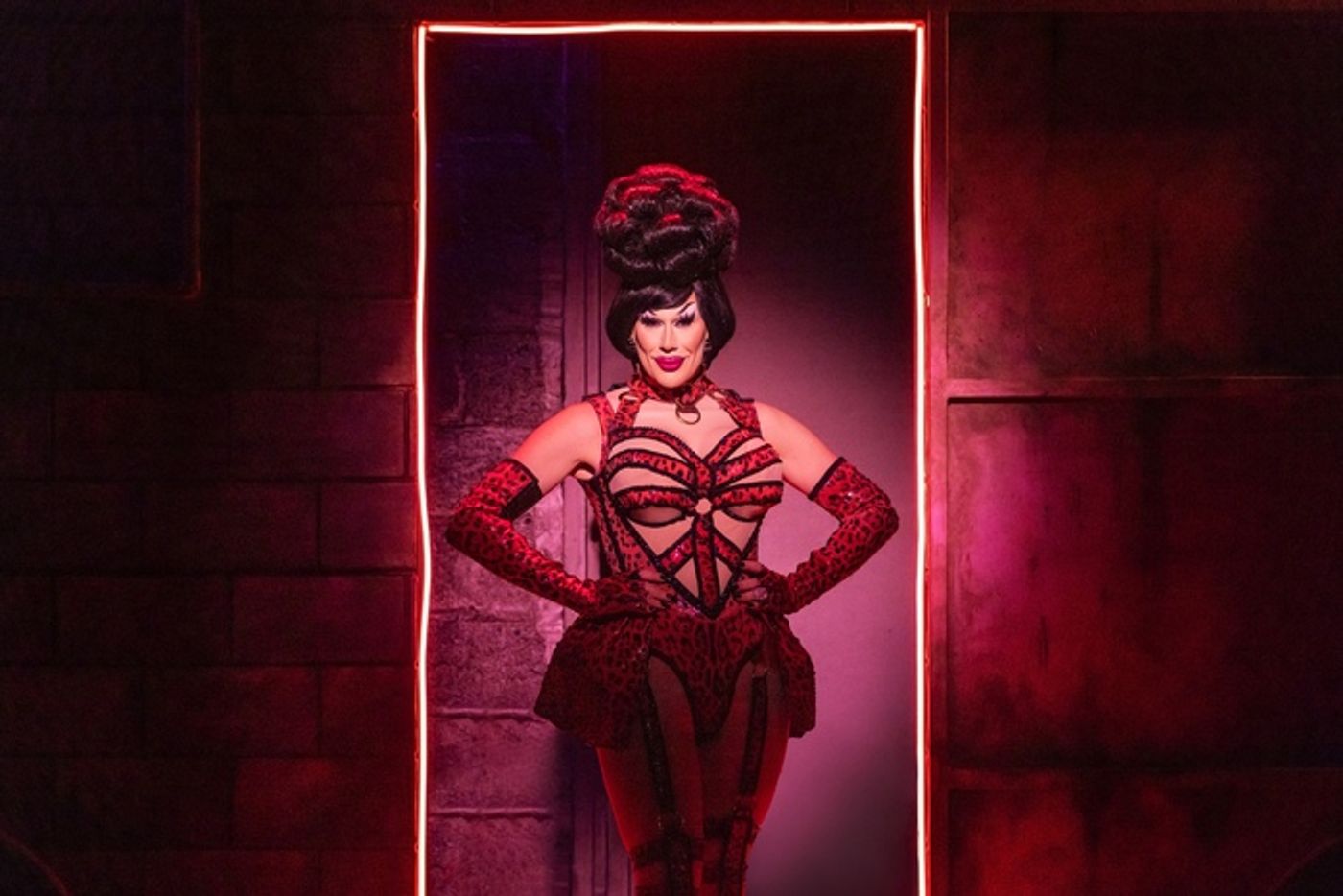 Photos: DRAG: THE MUSICAL Releases New Look At JIMBO and Adam Pascal  Image