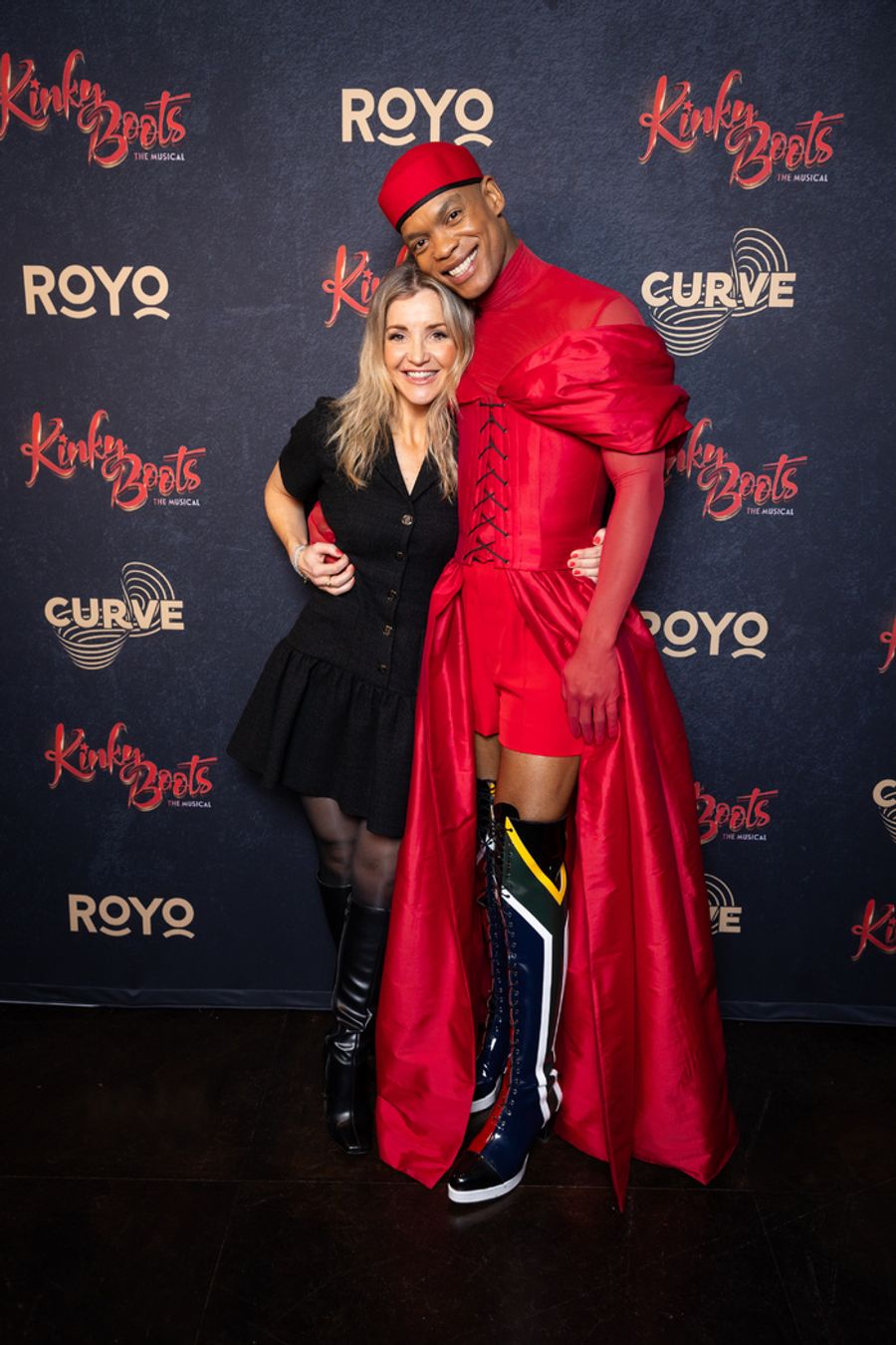 Photos: Cyndi Lauper and More Attend KINKY BOOTS UK Tour Gala Night Image