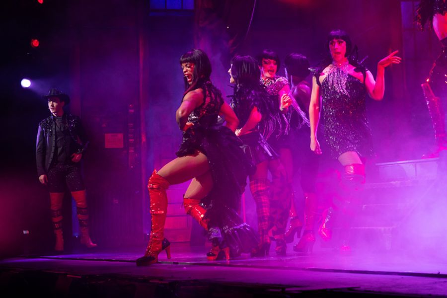 Photos: Cyndi Lauper and More Attend KINKY BOOTS UK Tour Gala Night Image