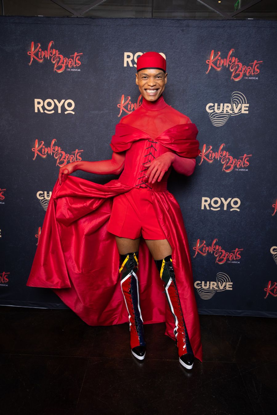Photos: Cyndi Lauper and More Attend KINKY BOOTS UK Tour Gala Night Image