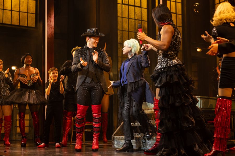 Photos: Cyndi Lauper and More Attend KINKY BOOTS UK Tour Gala Night Image