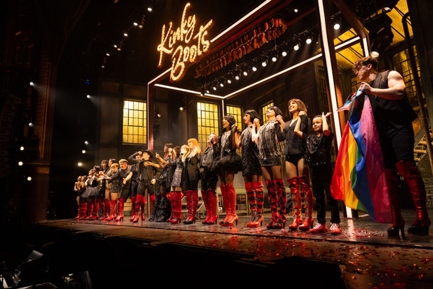Photos: Cyndi Lauper and More Attend KINKY BOOTS UK Tour Gala Night  Image