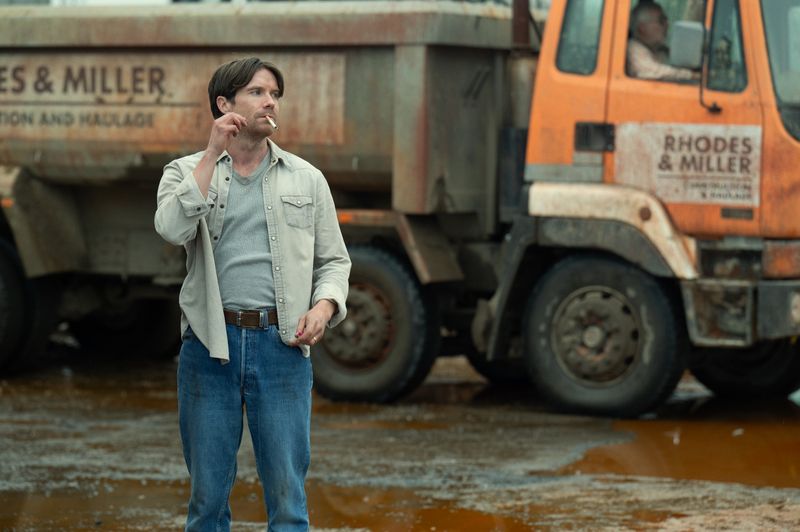 Photos/Video: Jodie Whittaker in TOXIC TOWN Trailer and First-Look Photos — photo 5 of 12