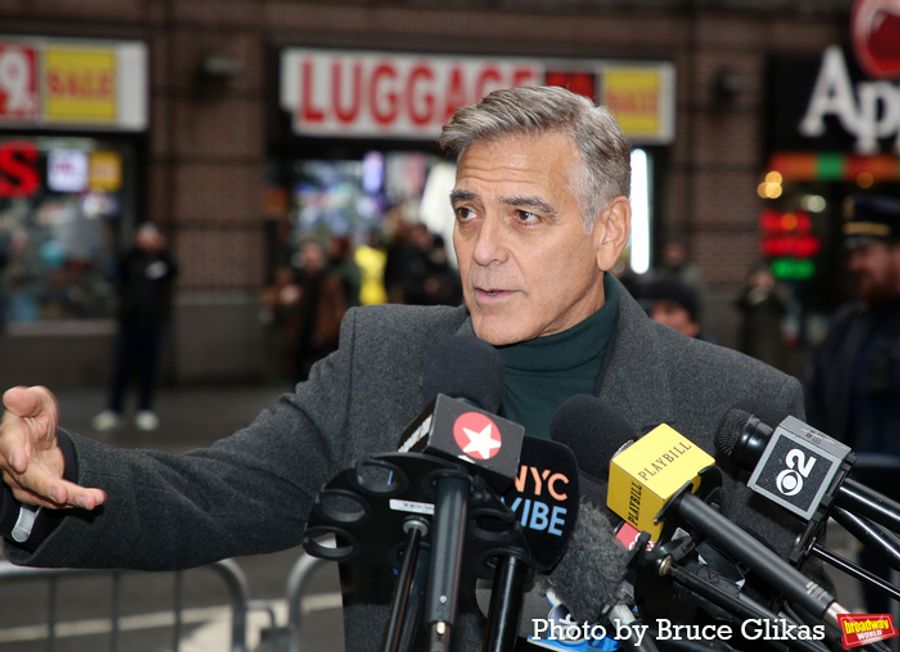 Photos: George Clooney Introduces the Broadway Cast of GOOD NIGHT, AND GOOD LUCK Image