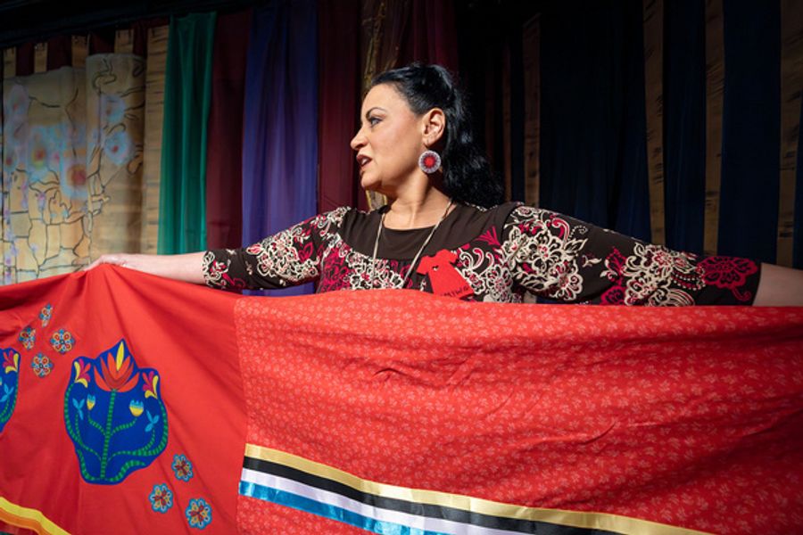 Photos: FOUR WOMEN IN RED Premieres This Friday At The Victory Image