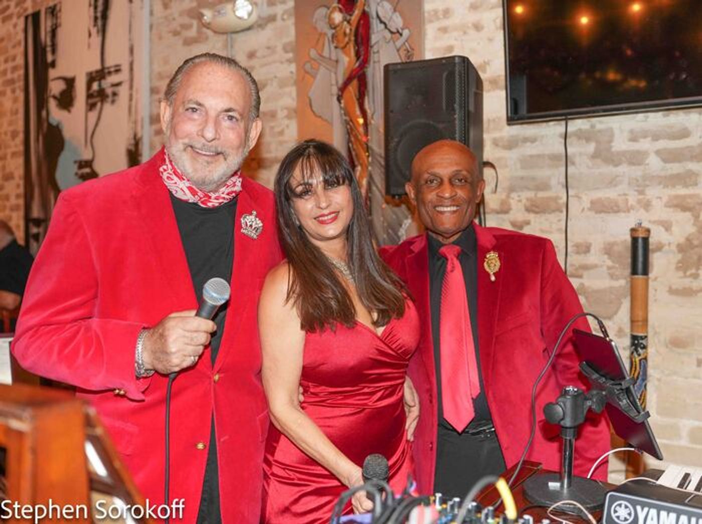 Photos: Maycol and Lilian With Perrin Blank at Cafe Centro  Image