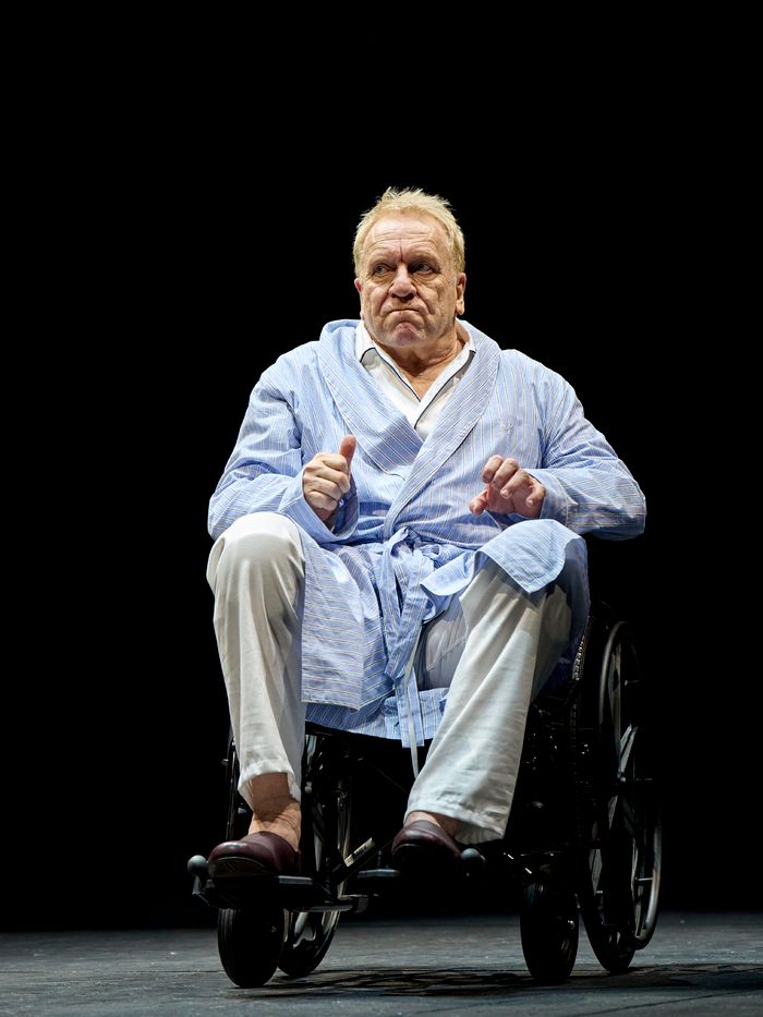 Photos: Jonathan Bailey and More in RICHARD II — photo 8 of 22
