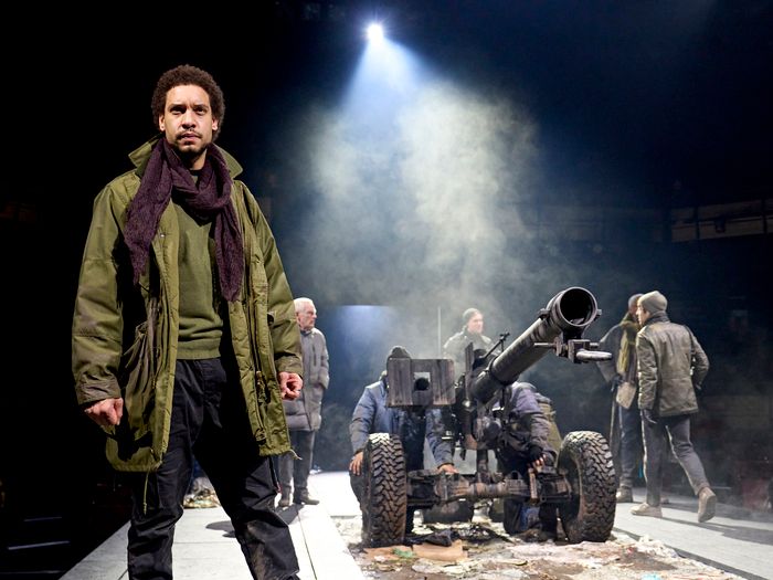 Photos: Jonathan Bailey and More in RICHARD II — photo 4 of 22
