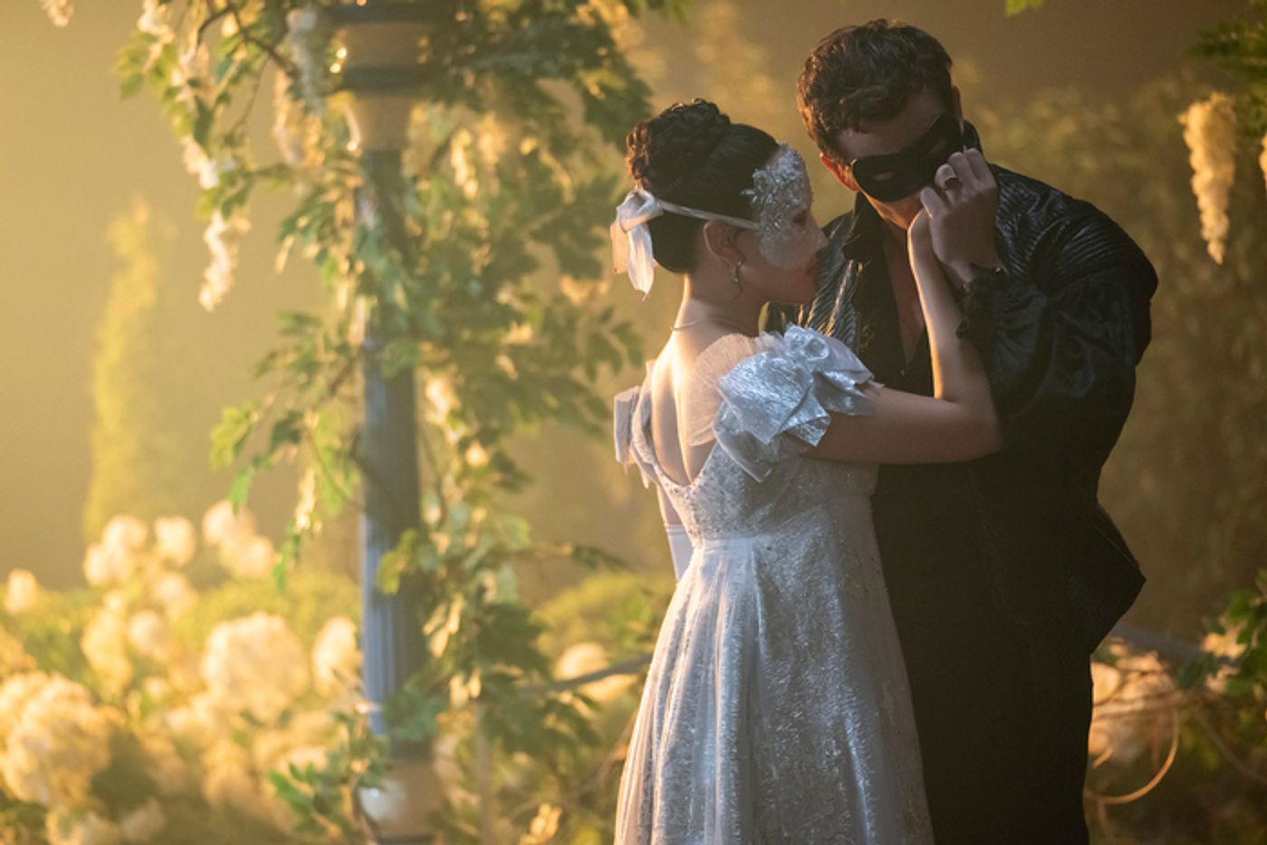 Video/Photos: BRIDGERTON Season 4 First Look at New Characters, Masquerade Ball, & More Video/Photos: BRIDGERTON Season 4 First Look at New Characters, Masquerade Ball, & More Image
