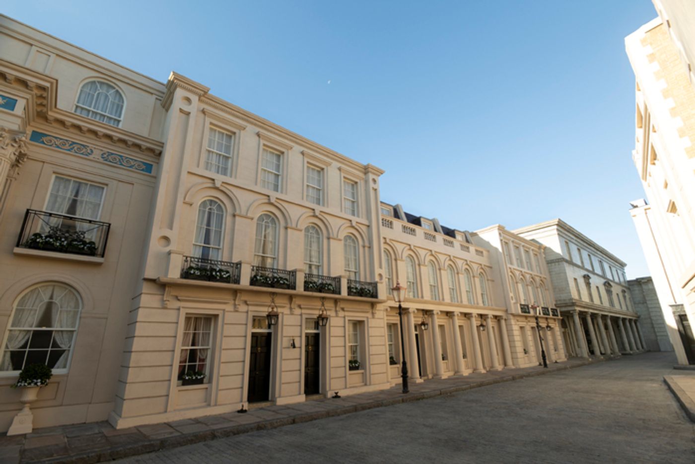 Video/Photos: BRIDGERTON Season 4 First Look at New Characters, Masquerade Ball, & More Video/Photos: BRIDGERTON Season 4 First Look at New Characters, Masquerade Ball, & More Image