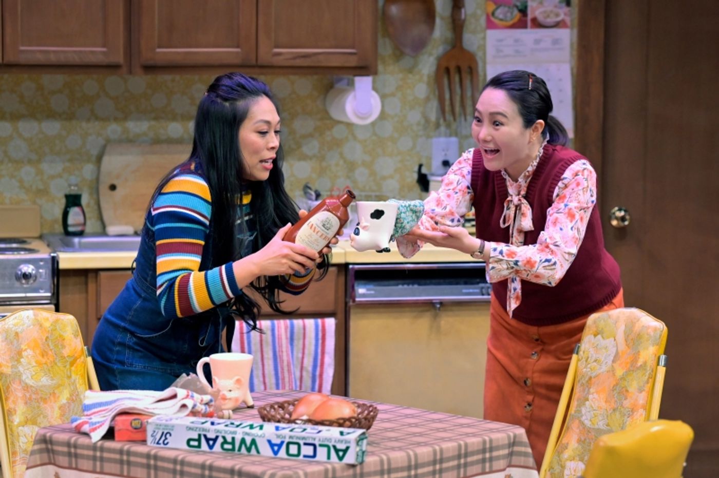 Review: THE HEART SELLERS at Aurora Theatre Company  Image