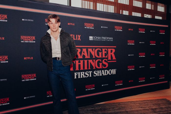 Photos: STRANGER THINGS: THE FIRST SHADOW Cast Meets the Press — photo 13 of 15