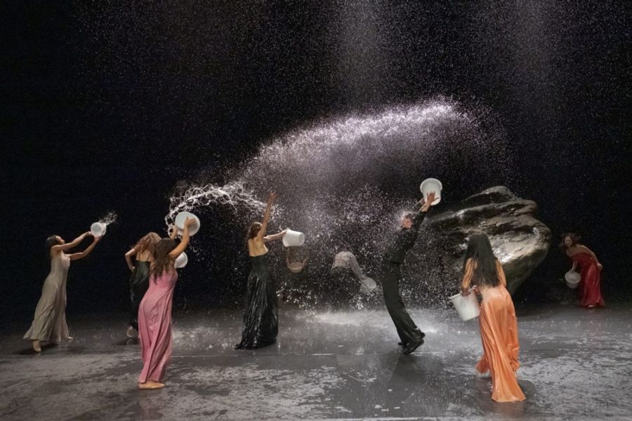 Review: VOLLMOND, Sadler's Wells Image