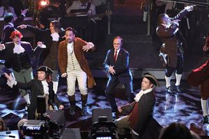 Lin-Manuel Miranda and Kate McKinnon Photo