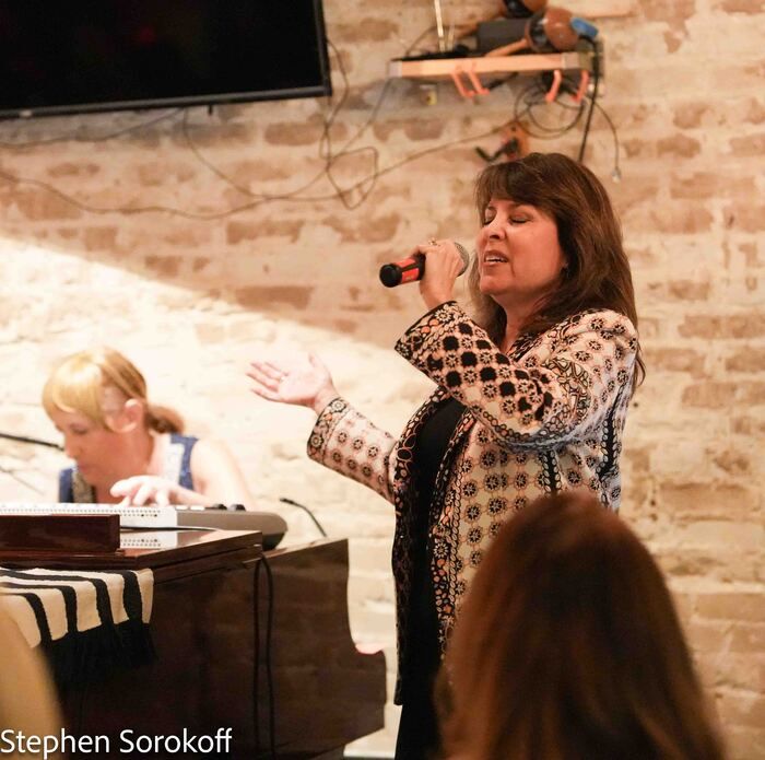 Photos: John Lloyd Young Surprises Open Mic Audience at Cafe Centro — photo 13 of 20
