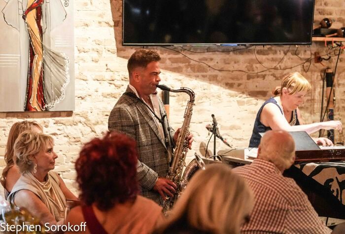 Photos: John Lloyd Young Surprises Open Mic Audience at Cafe Centro — photo 14 of 20