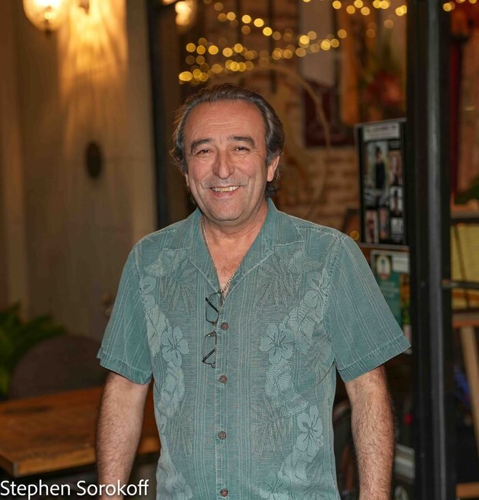 Photos: John Lloyd Young Surprises Open Mic Audience at Cafe Centro — photo 20 of 20