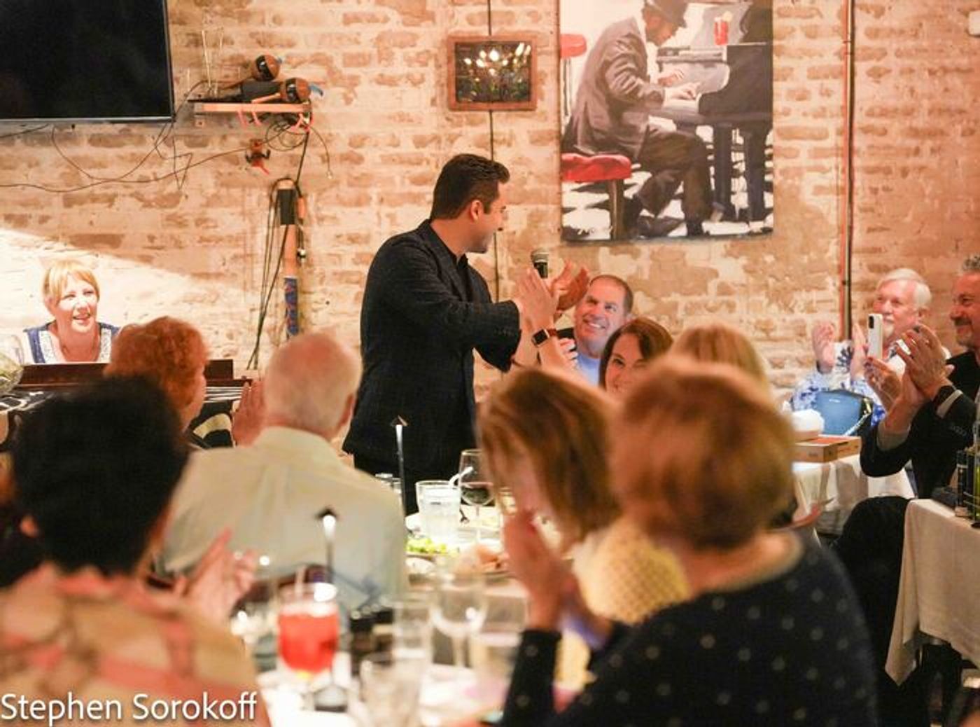 Photos: John Lloyd Young Surprises Open Mic Audience at Cafe Centro  Image