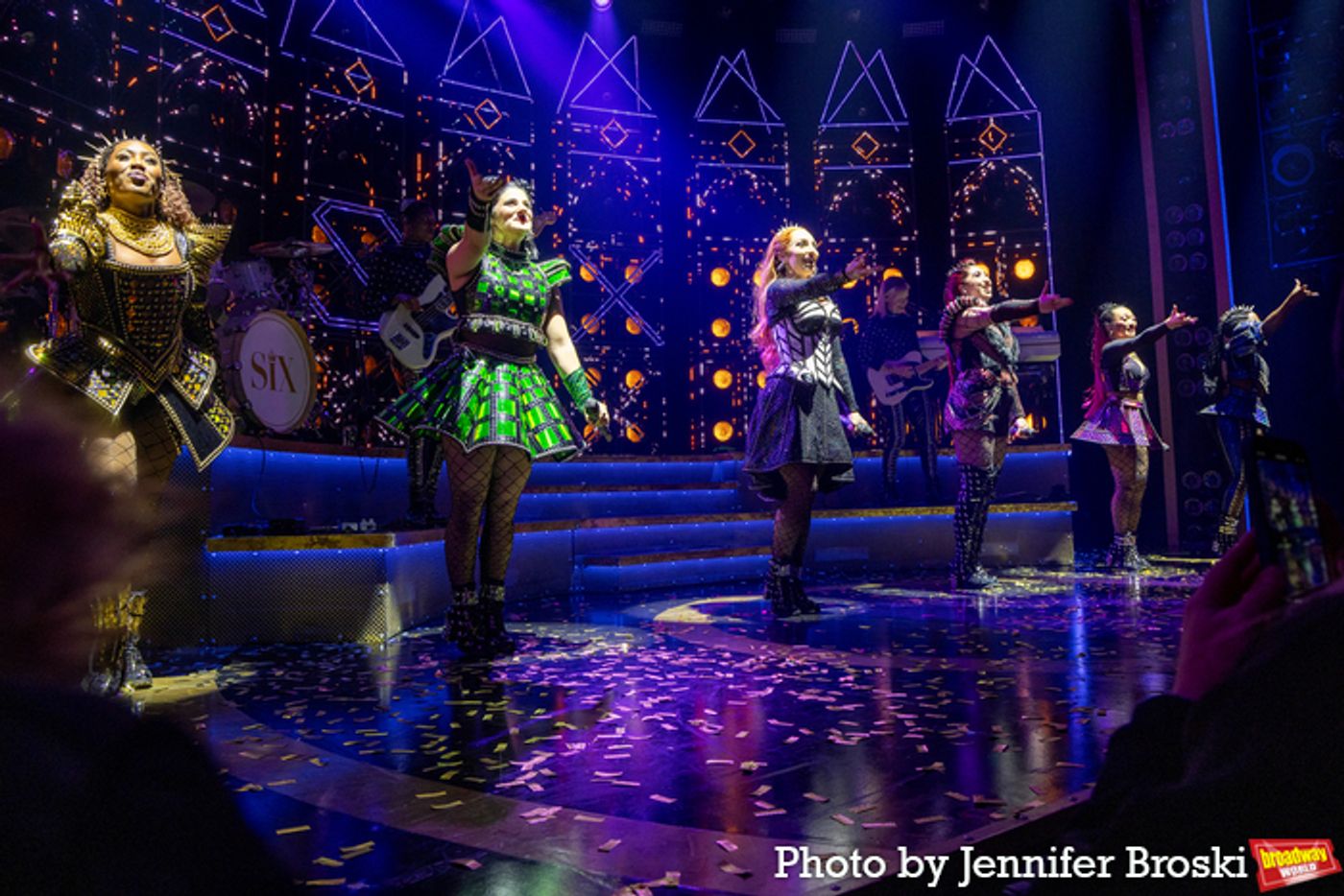 Photos: New SIX Queens Take First Bows on Broadway  Image
