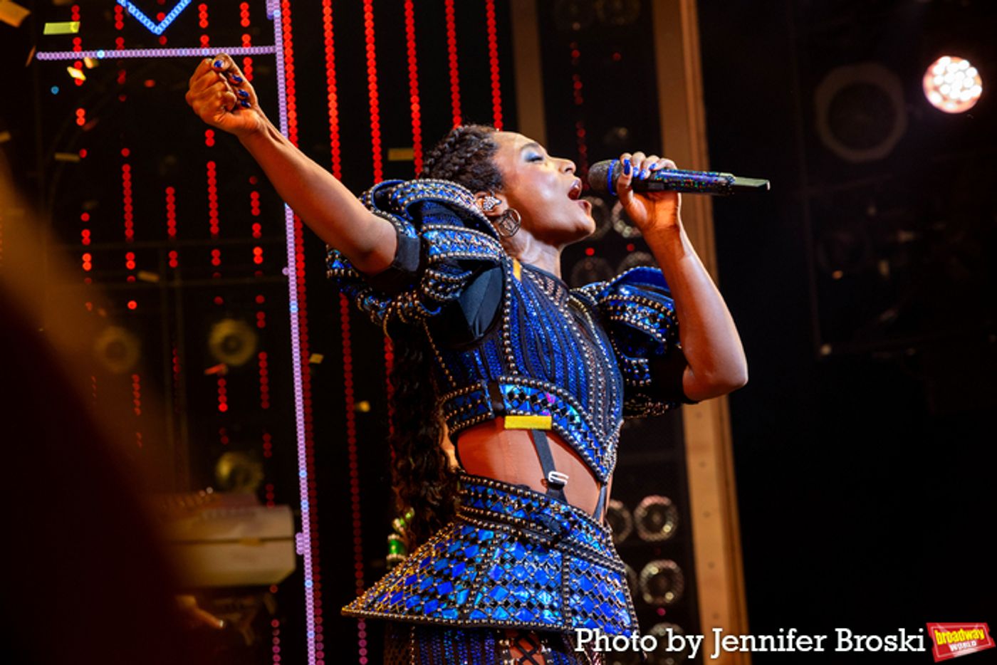 Photos: New SIX Queens Take First Bows on Broadway  Image
