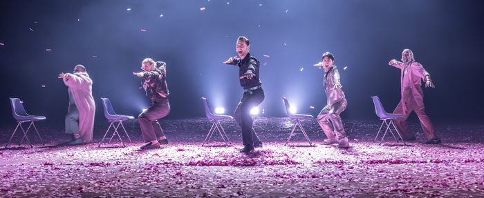 Photos: Tom Hiddleston & Hayley Atwell Star in MUCH ADO ABOUT NOTHING at Theatre Royal Drury Lane — photo 9 of 11