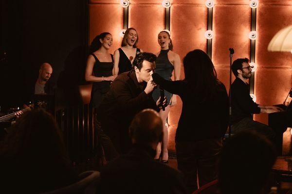 Jonathan Groff with Valeria Yamin, Christine Cornish and Julia Grondin  Photo