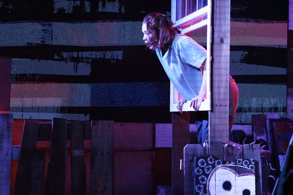 Virginia Newcomb  Photo by Julie Fowells Photo