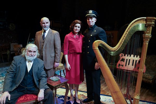 The Cast of Arthur Miller''s THE PRICE Photo