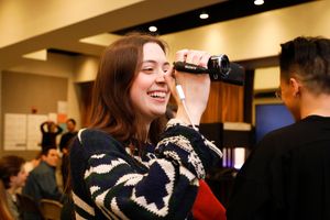 Lizzy McAlpine  Photo