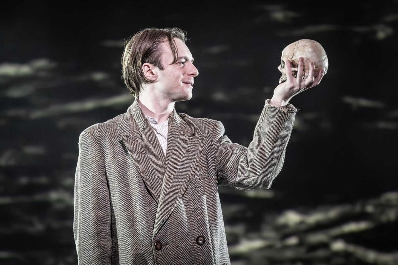 Review: HAMLET, Starring Luke Thallon  Image