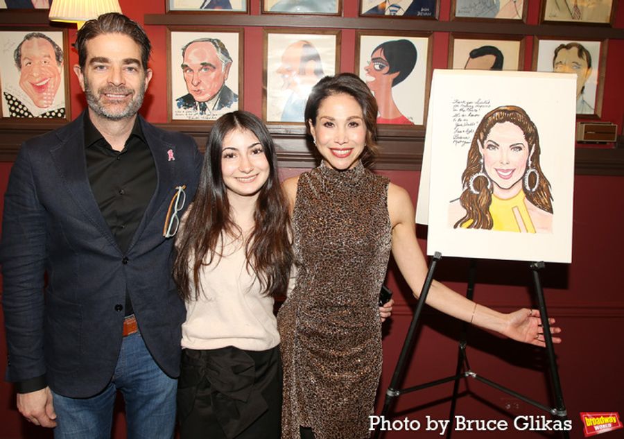 Photos: CHICAGO's Bianca Marroquín Receives Sardi's Caricature Image