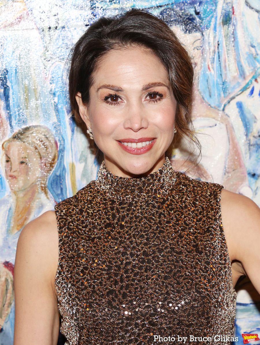 Photos: CHICAGO's Bianca Marroquín Receives Sardi's Caricature Image