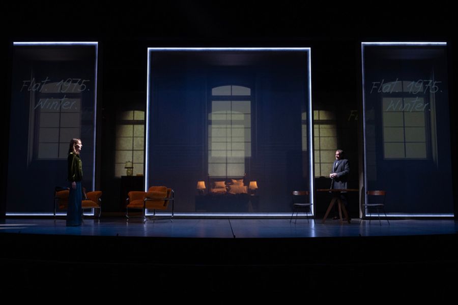 Photos: Helen Hunt & Robert Sean Leonard in BETRAYAL Revival at the Goodman Theatre  Image