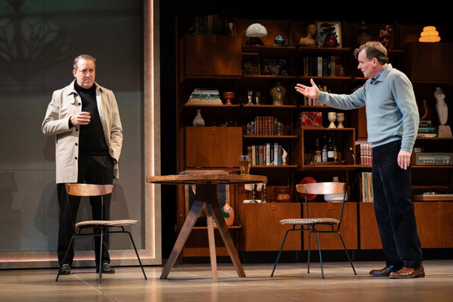 Photos: Helen Hunt & Robert Sean Leonard in BETRAYAL Revival at the Goodman Theatre  Image