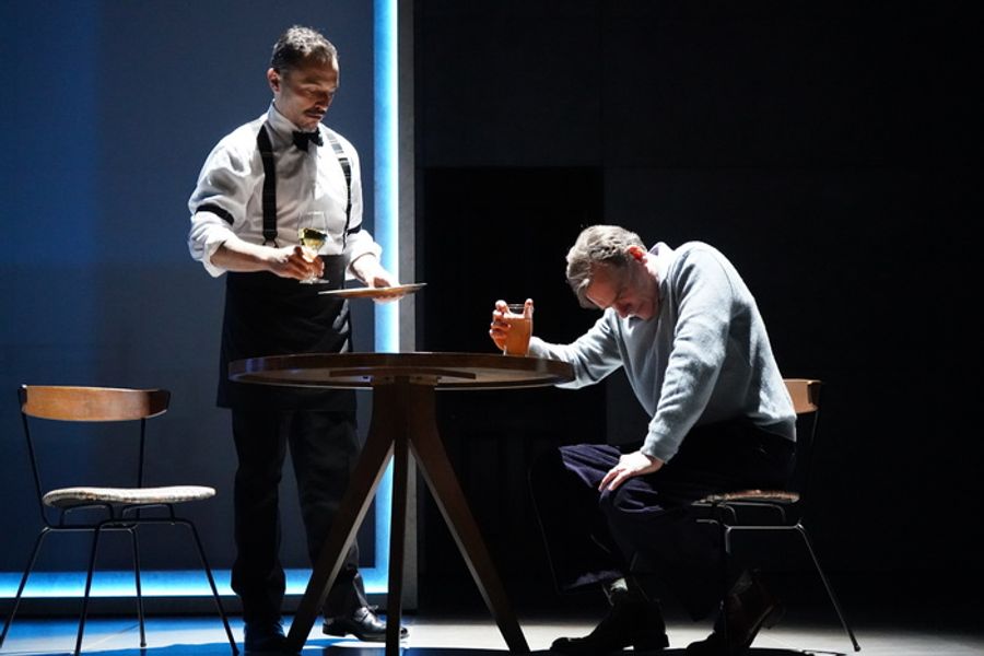 Photos: Helen Hunt & Robert Sean Leonard in BETRAYAL Revival at the Goodman Theatre  Image