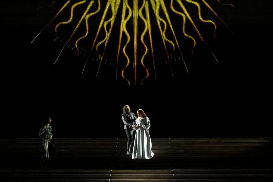 Review: IL TROVATORE, Royal Ballet And Opera  Image