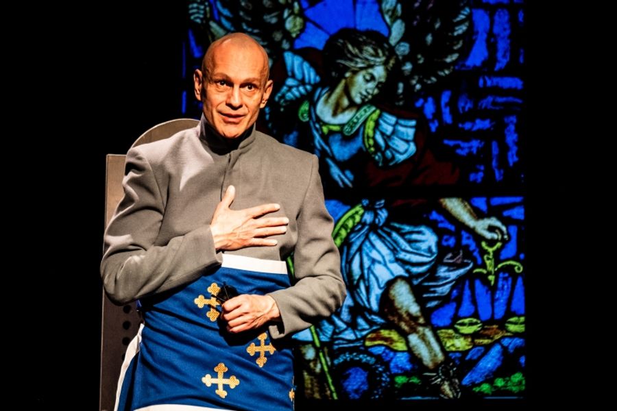 Review: WAITING FOR THE BARBARIANS at Teatr Wspolczesny Wroclaw Image